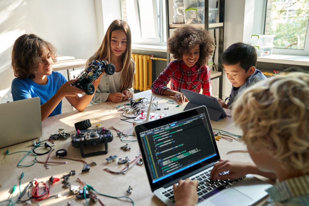 New BBC Micro:bit Is Free for Preteens in the UK